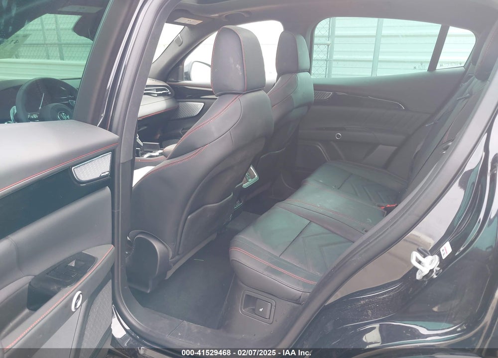 2023 MASERATI GRECALE VIN: ZN682AVM2P7410622