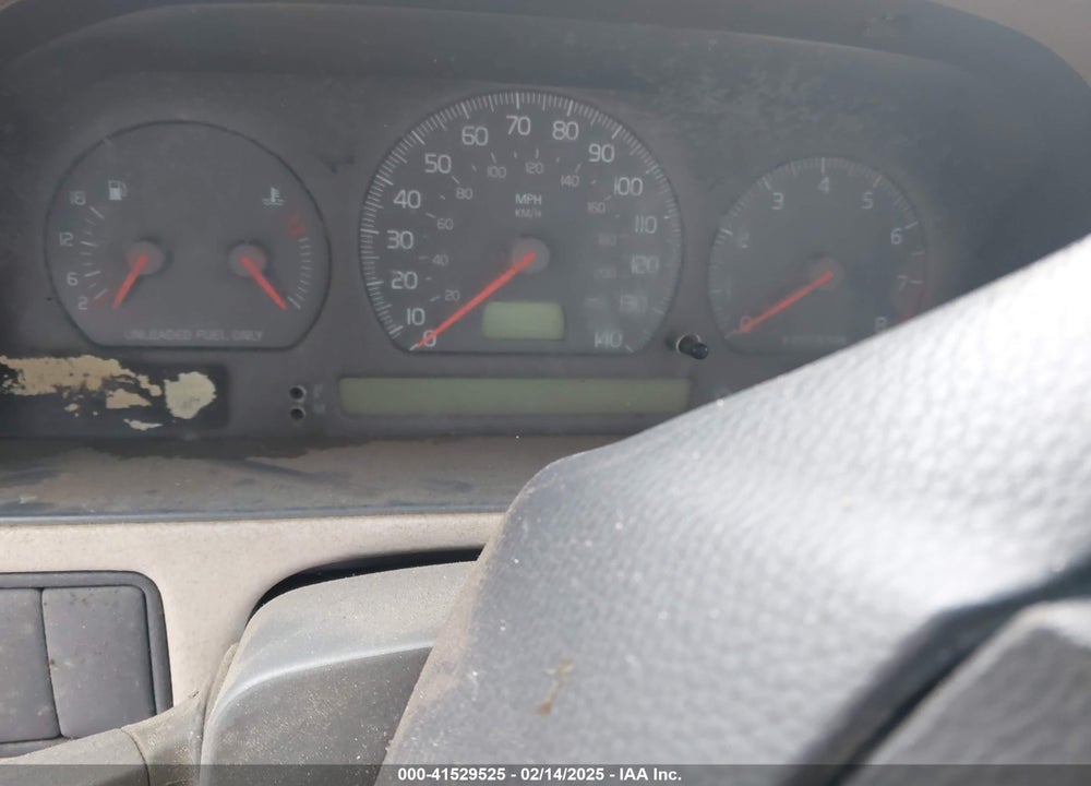1998 VOLVO V70 VIN: YV1LW5642W2413760