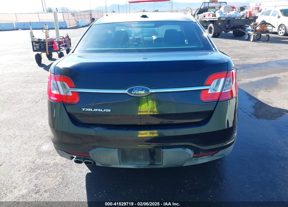 2010 FORD TAURUS SE VIN: 1FAHP2DW5AG165856