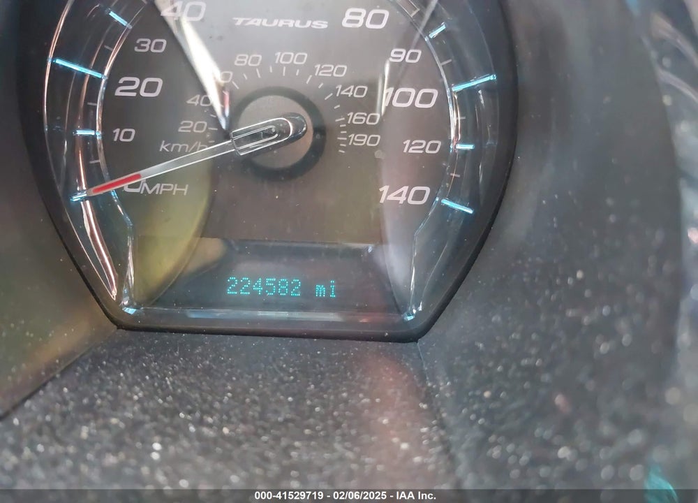2010 FORD TAURUS SE VIN: 1FAHP2DW5AG165856