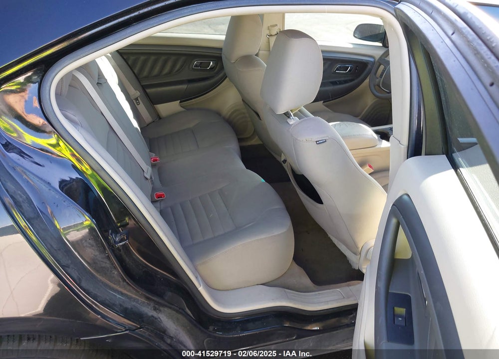 2010 FORD TAURUS SE VIN: 1FAHP2DW5AG165856