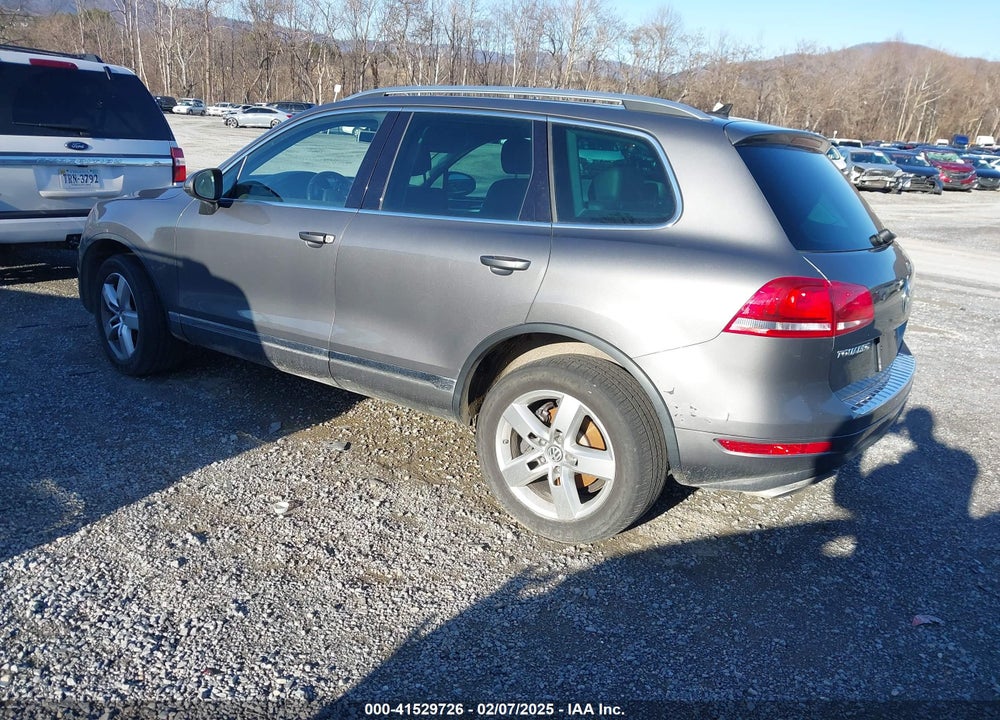 2013 VOLKSWAGEN TOUAREG VR6 LUX VIN: WVGEF9BP4DD007000