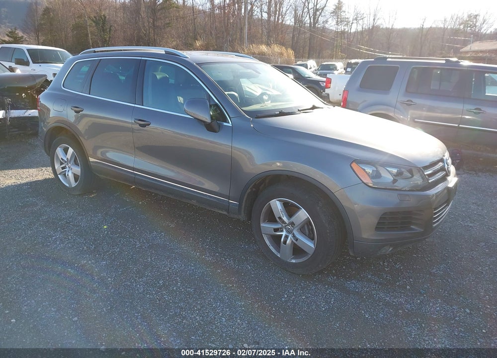 2013 VOLKSWAGEN TOUAREG VR6 LUX VIN: WVGEF9BP4DD007000