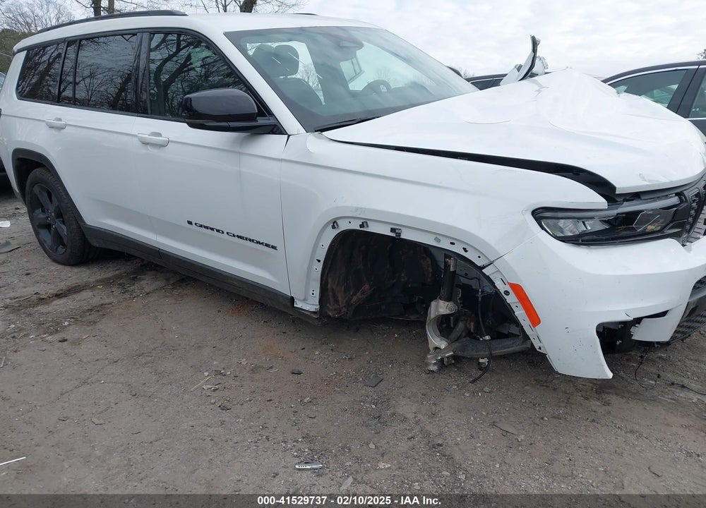 2024 JEEP GRAND CHEROKEE L VIN: 1C4RJJBGXR8525537