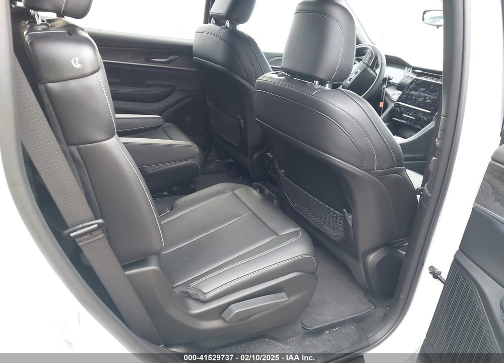 2024 JEEP GRAND CHEROKEE L VIN: 1C4RJJBGXR8525537