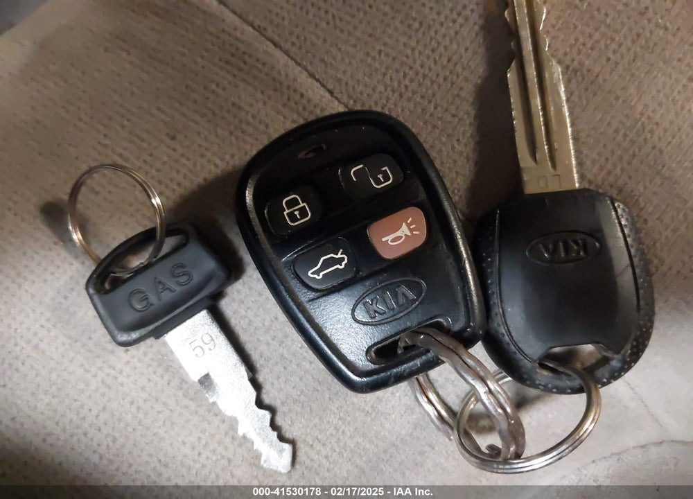 2004 KIA SPECTRA EX/LX VIN: KNAFE122445012366