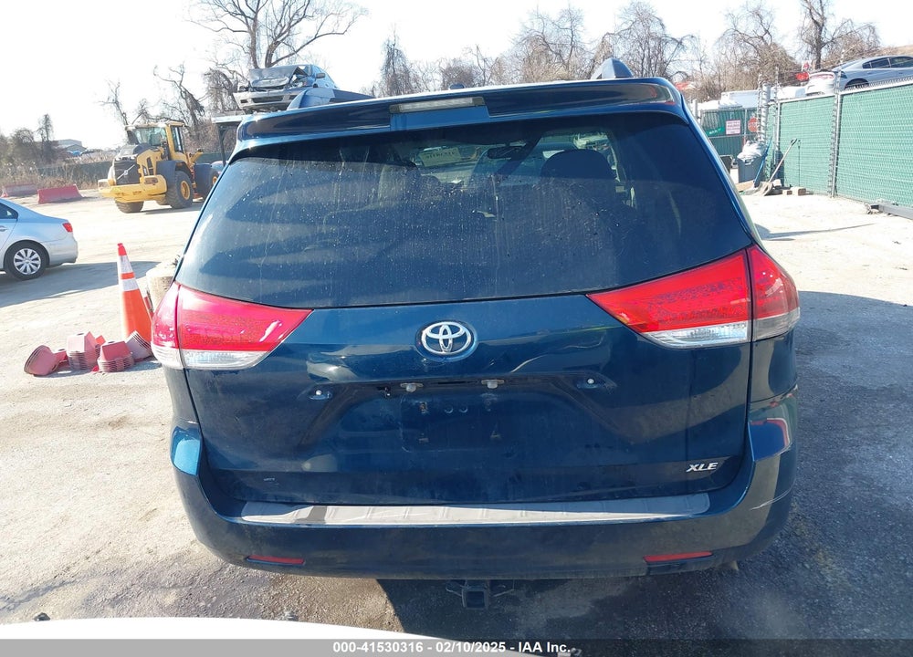 2011 TOYOTA SIENNA XLE V6 VIN: 5TDYK3DC4BS026104