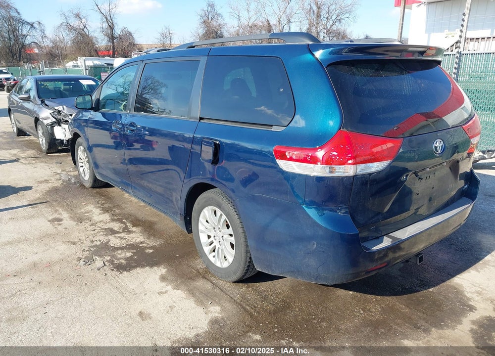 2011 TOYOTA SIENNA XLE V6 VIN: 5TDYK3DC4BS026104
