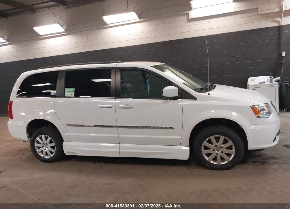 2014 CHRYSLER TOWN & COUNTRY TOURING VIN: 2C4RC1BG5ER133008