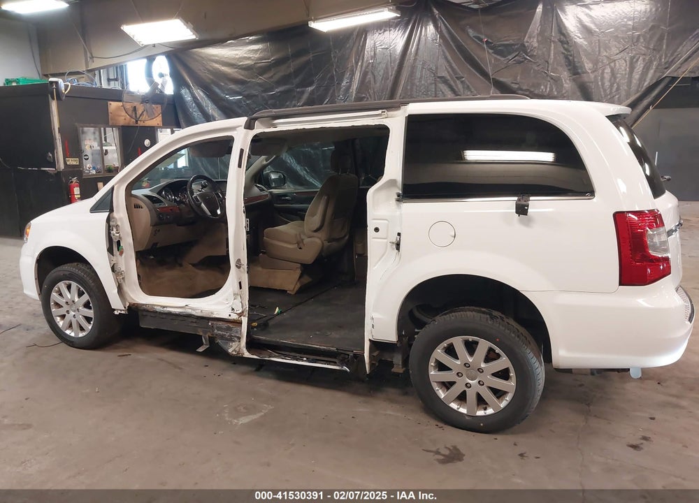 2014 CHRYSLER TOWN & COUNTRY TOURING VIN: 2C4RC1BG5ER133008