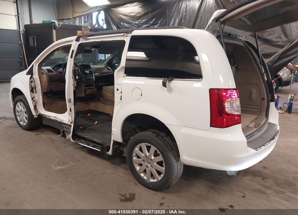 2014 CHRYSLER TOWN & COUNTRY TOURING VIN: 2C4RC1BG5ER133008