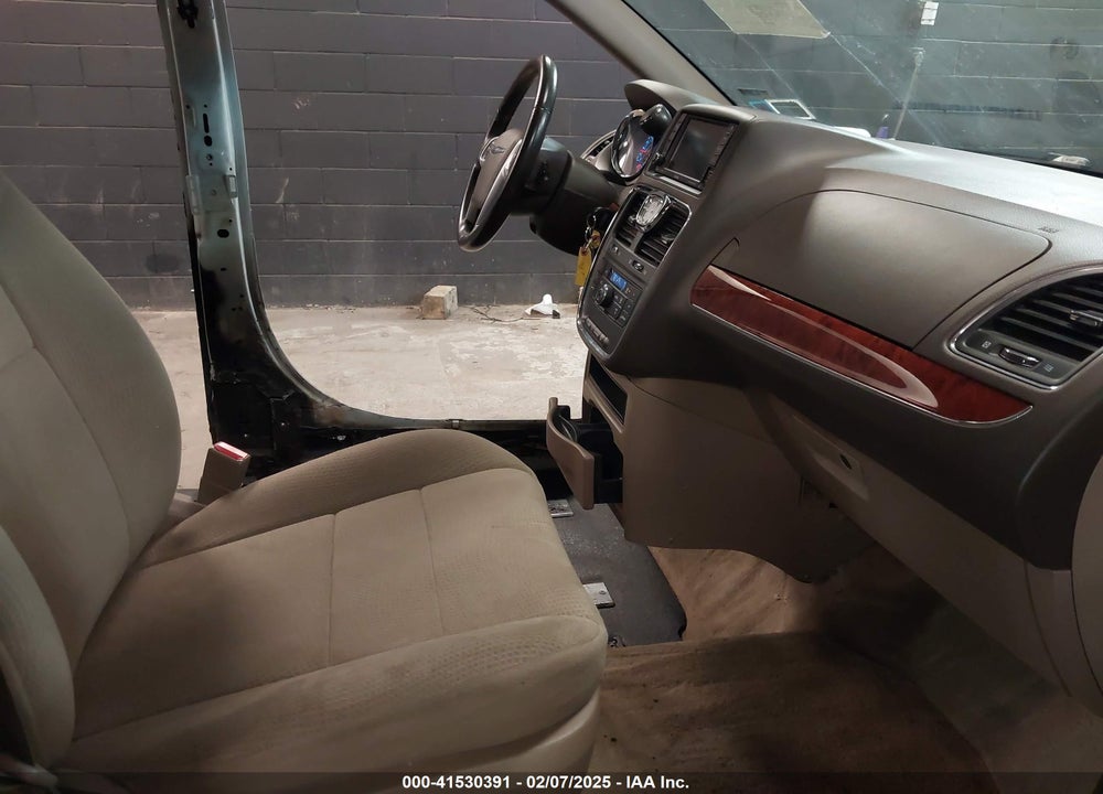 2014 CHRYSLER TOWN & COUNTRY TOURING VIN: 2C4RC1BG5ER133008