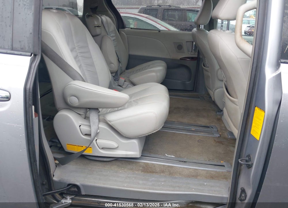 2012 TOYOTA SIENNA XLE LIMITED VIN: 5TDYK3DC5CS198711