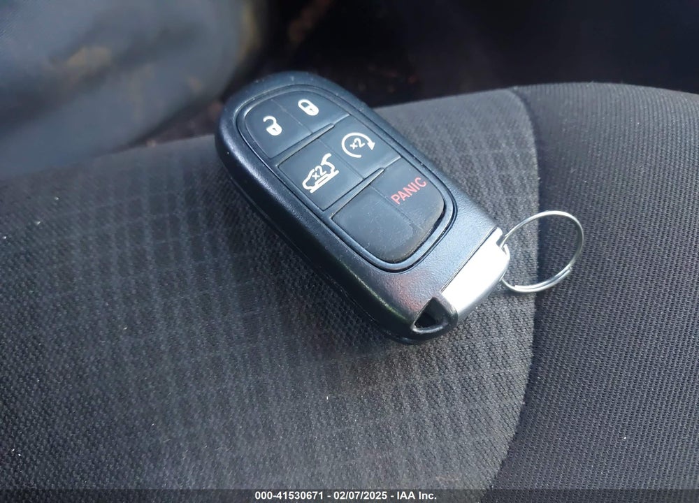 2015 JEEP CHEROKEE VIN: 1C4PJMCB1FW756538