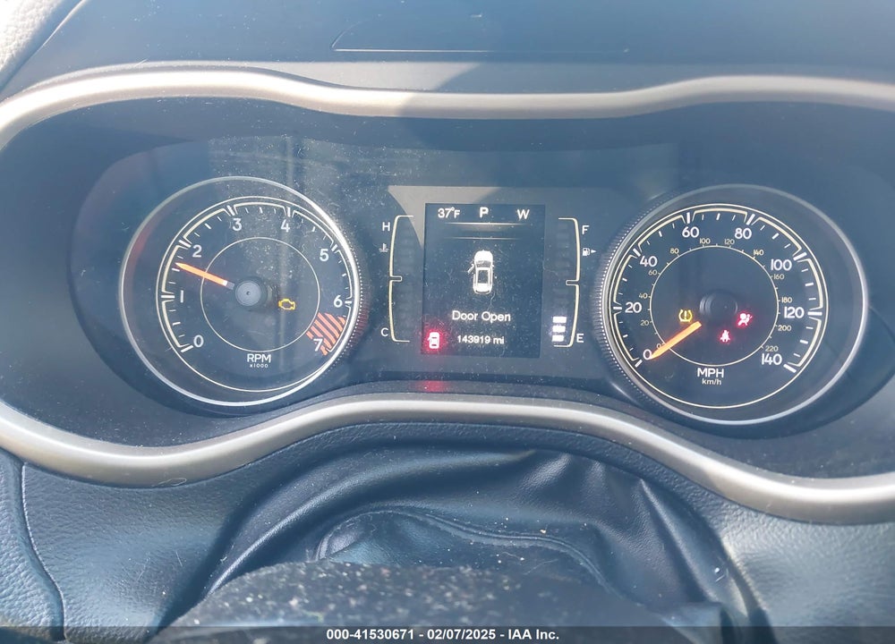 2015 JEEP CHEROKEE VIN: 1C4PJMCB1FW756538