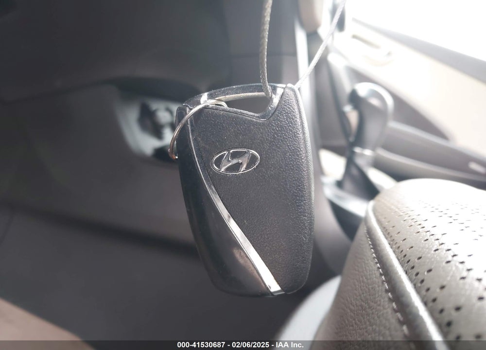 2013 HYUNDAI SANTA FE VIN: 5XYZU3LBXDG065478