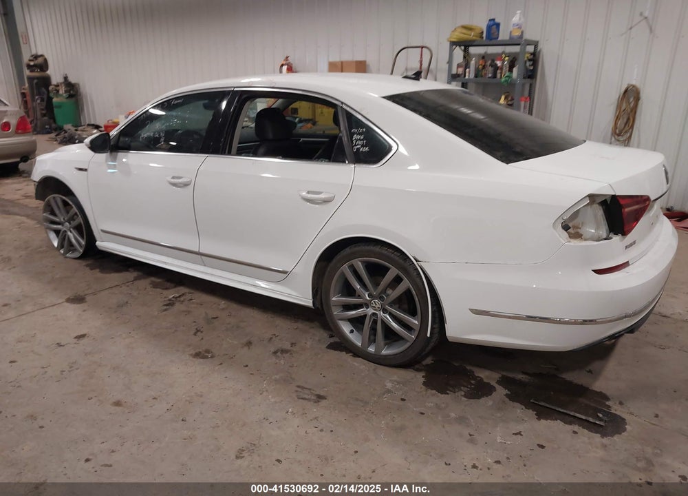 2017 VOLKSWAGEN PASSAT VIN: 1VWDT7A34HC001850