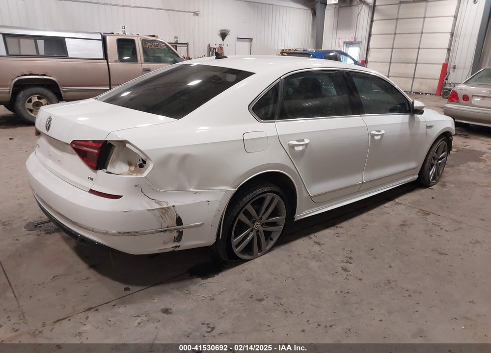 2017 VOLKSWAGEN PASSAT VIN: 1VWDT7A34HC001850