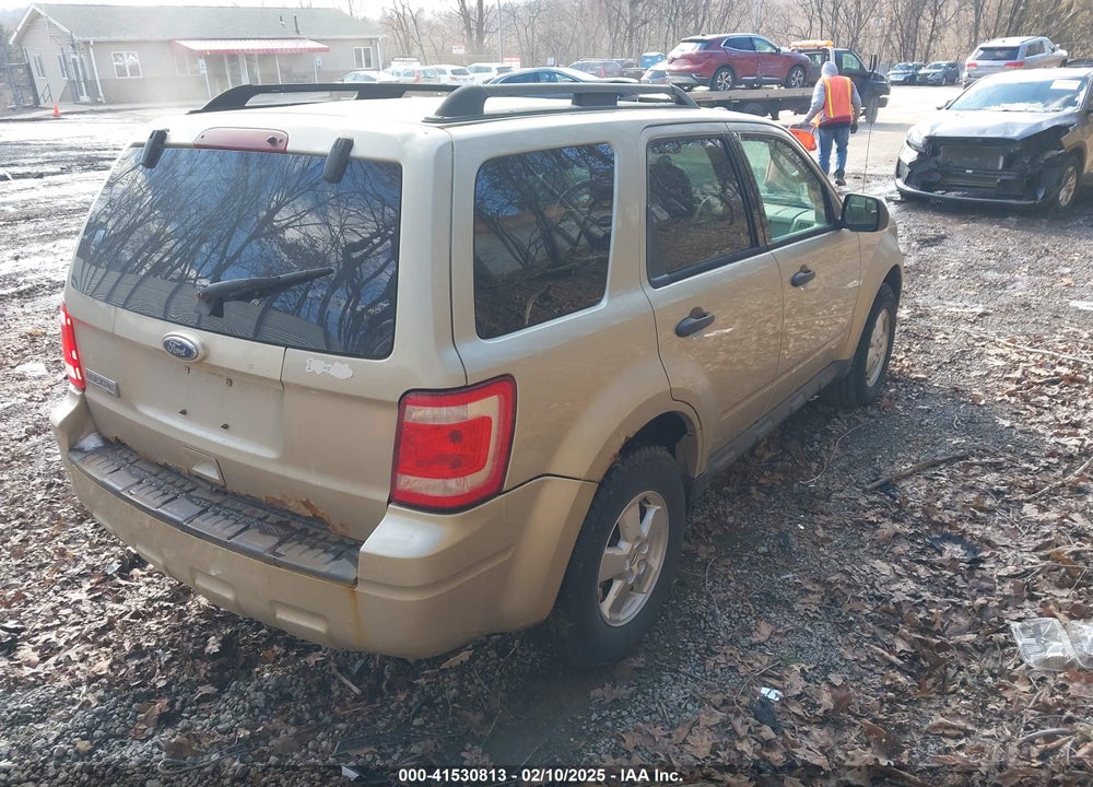 2010 FORD ESCAPE XLT VIN: 1FMCU9D75AKB94832