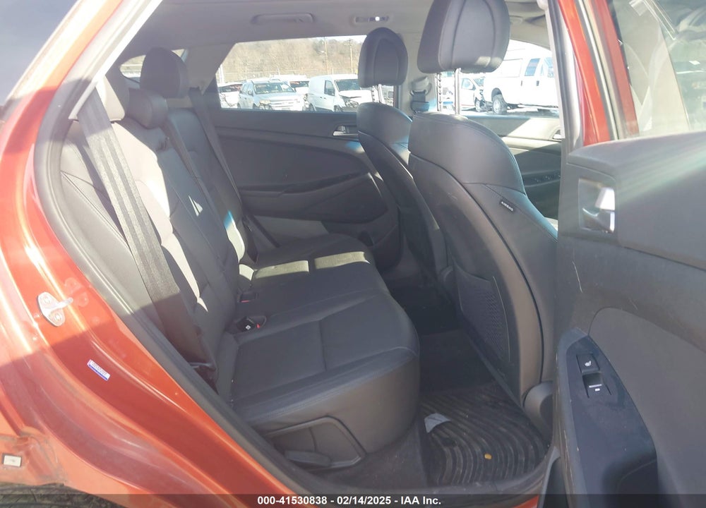 2017 HYUNDAI TUCSON LIMITED VIN: KM8J3CA21HU369124