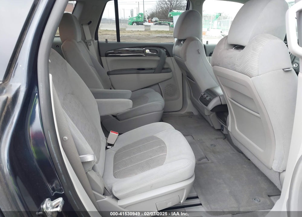 2017 BUICK ENCLAVE CONVENIENCE VIN: 5GAKRAKD7HJ157536