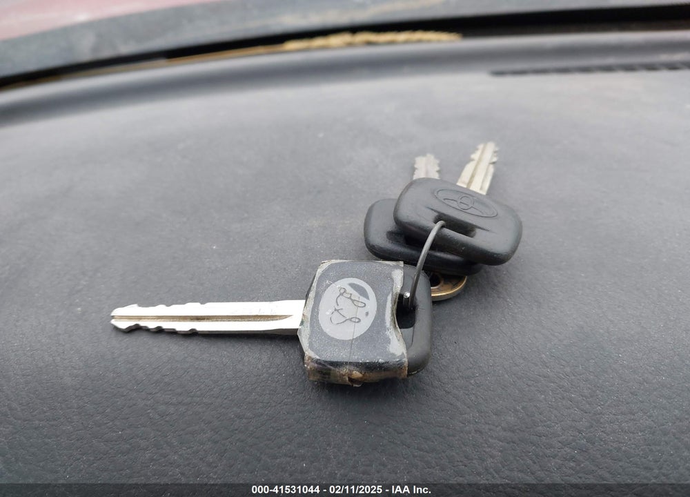 2008 TOYOTA TACOMA VIN: 5TENX22NX8Z572646