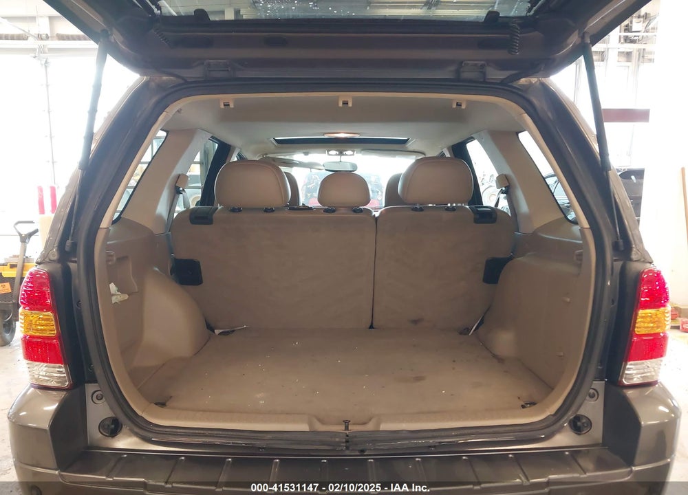 2005 FORD ESCAPE LIMITED VIN: 1FMCU04135KA63413