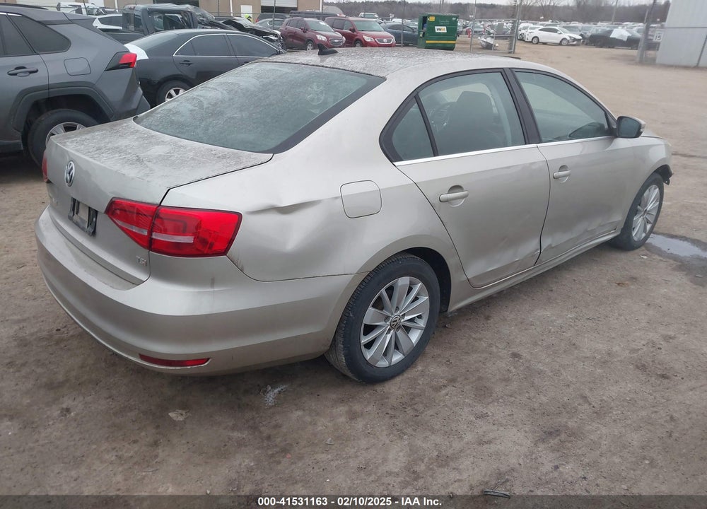 2015 VOLKSWAGEN JETTA VIN: 3VWD07AJ9FM326125