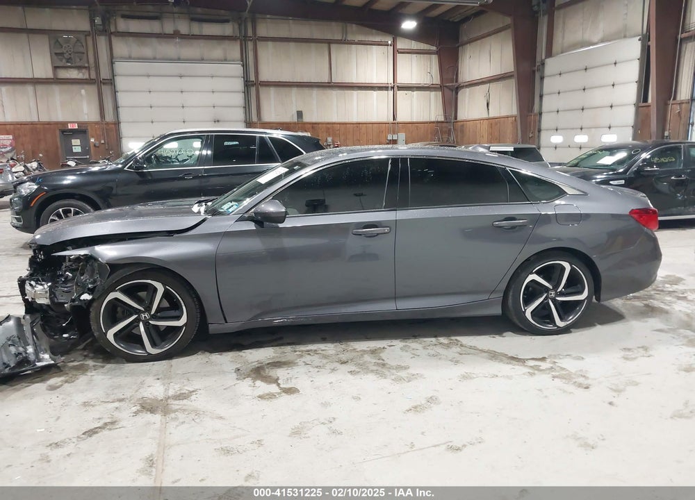 2019 HONDA ACCORD VIN: 1HGCV1F34KA013631