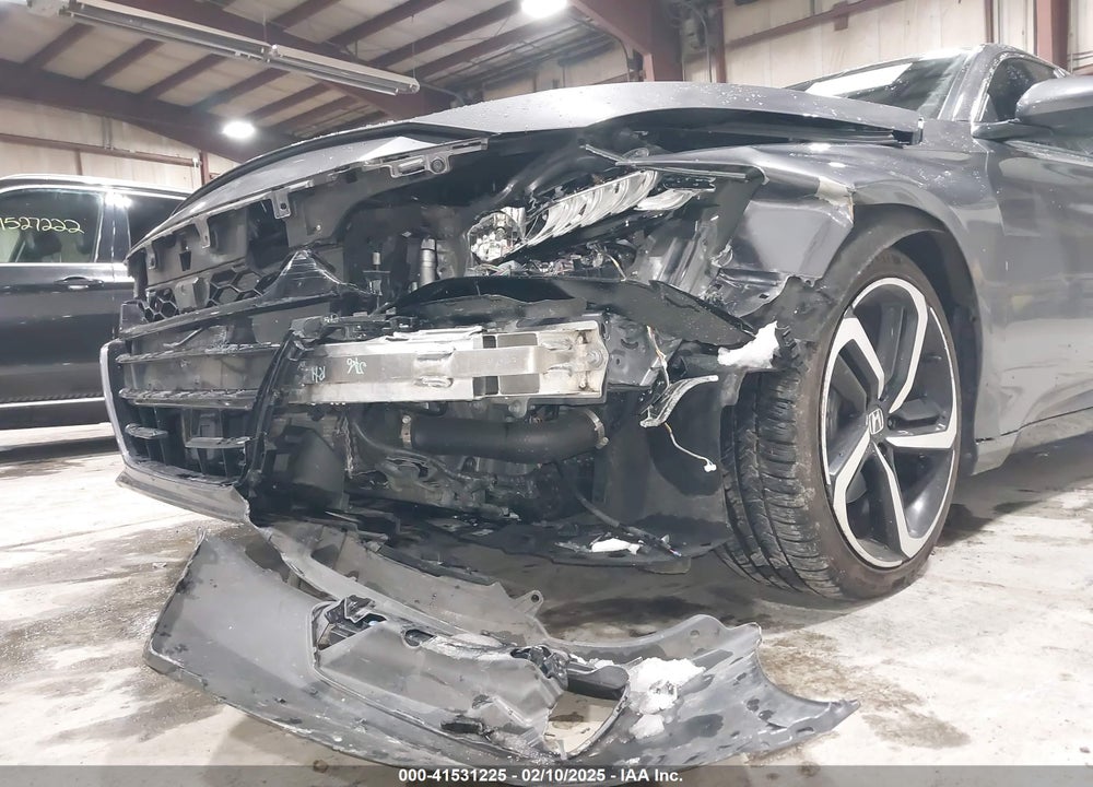 2019 HONDA ACCORD VIN: 1HGCV1F34KA013631