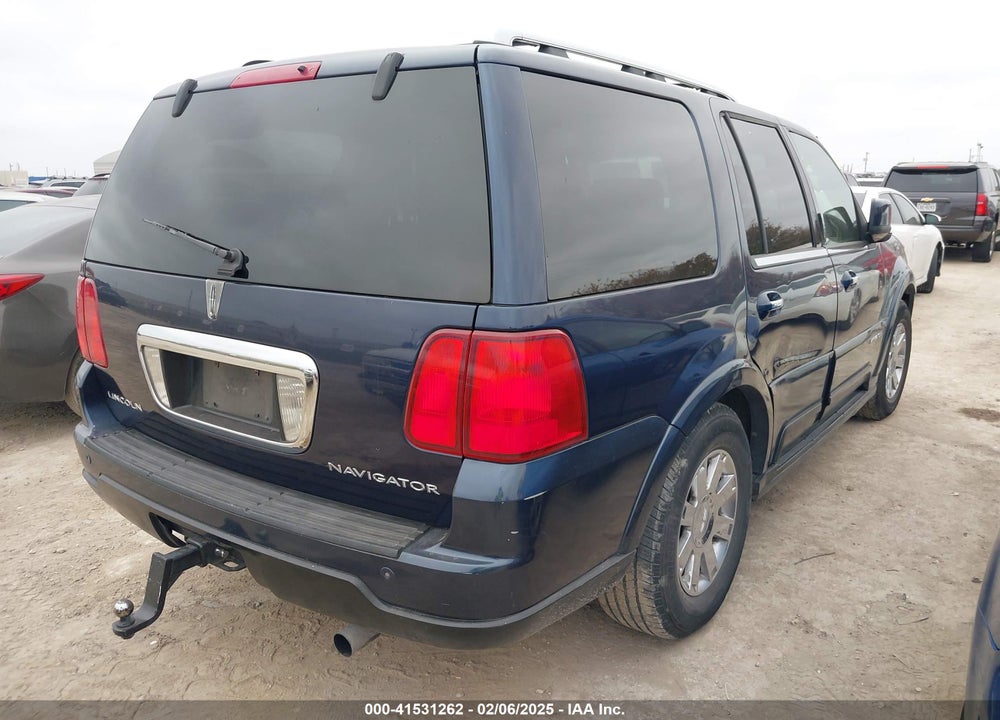2004 LINCOLN NAVIGATOR VIN: 5LMFU27R24LJ27621