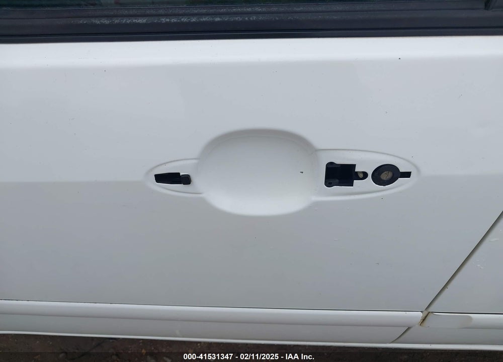 2005 FORD FOCUS ZX4 VIN: 1FAFP34N25W287932