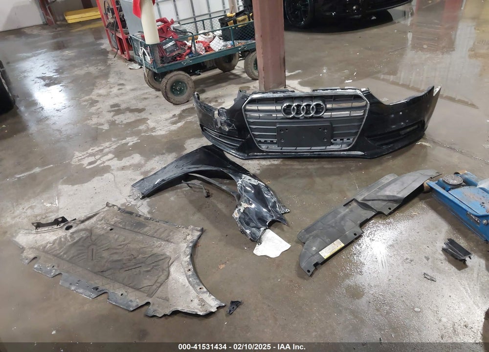 2013 AUDI A4 VIN: WAUBFAFL3DN031361