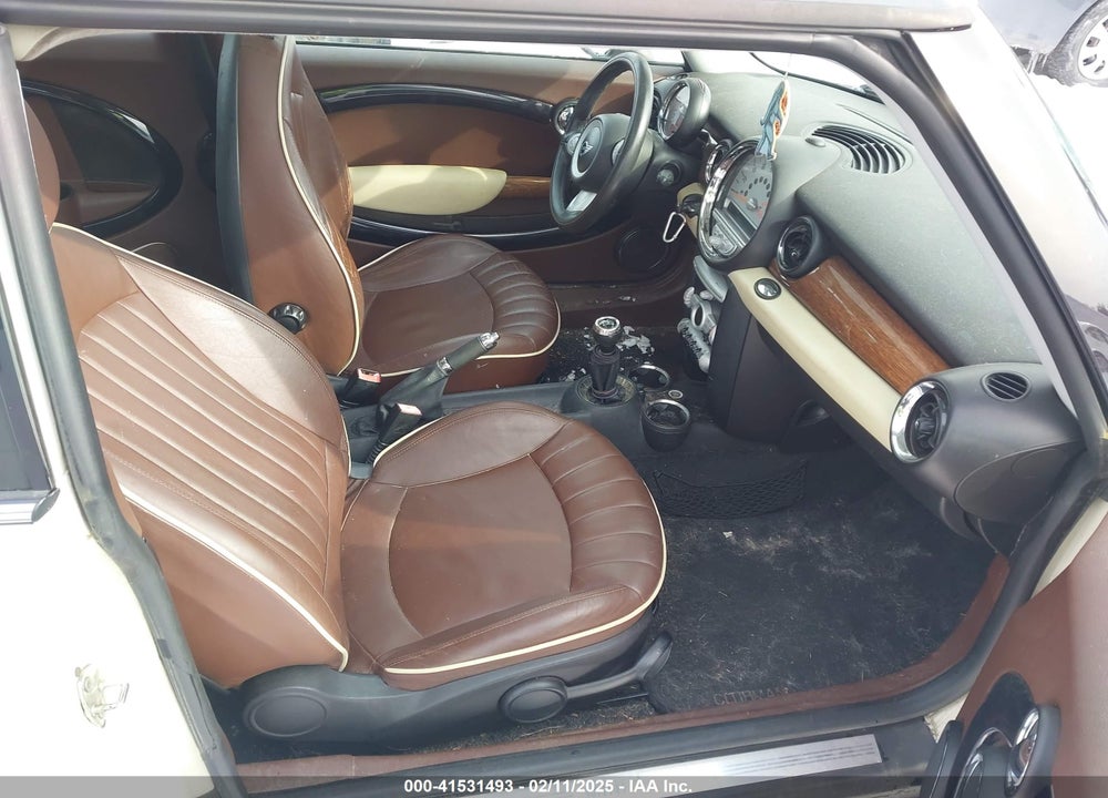 2009 MINI COOPER VIN: WMWML33509TP98445