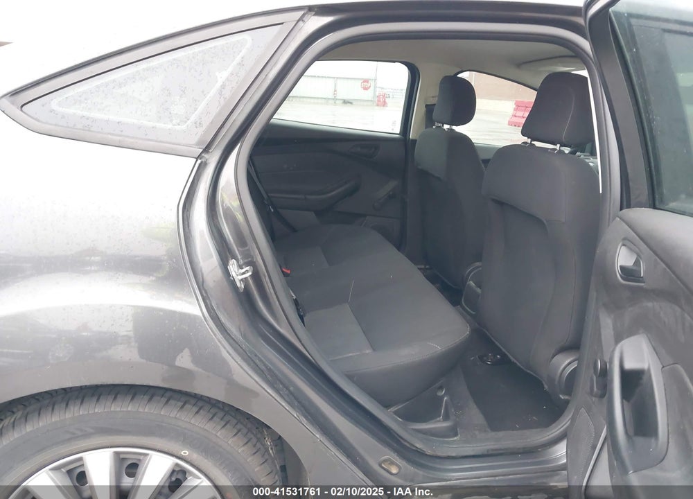 2017 FORD FOCUS VIN: 1FADP3E29HL328686