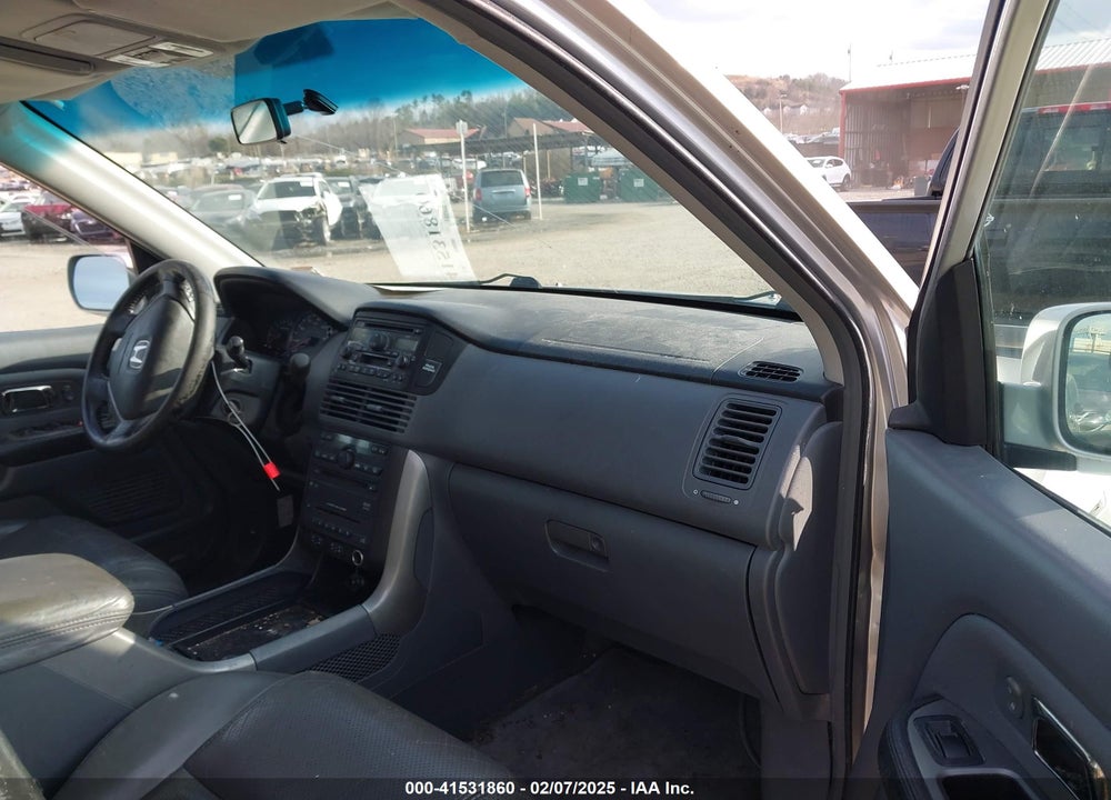 2005 HONDA PILOT EX-L VIN: 5FNYF18645B014363