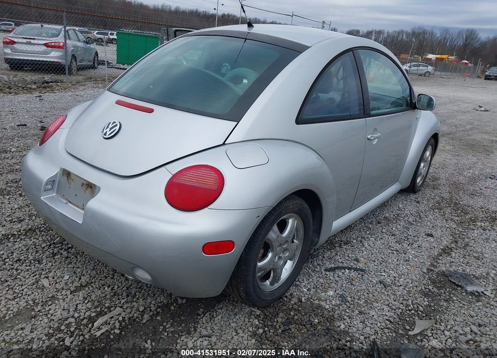 2001 VOLKSWAGEN NEW BEETLE GLX VIN: 3VWDD21C81M443163