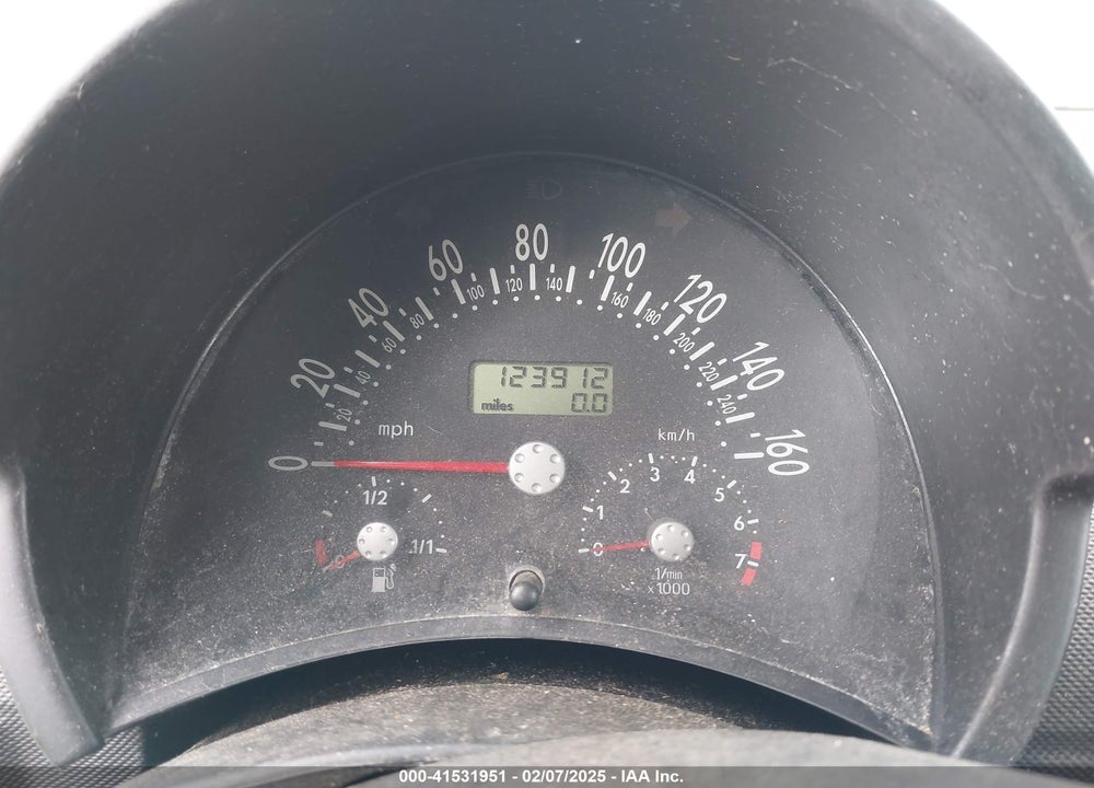 2001 VOLKSWAGEN NEW BEETLE GLX VIN: 3VWDD21C81M443163