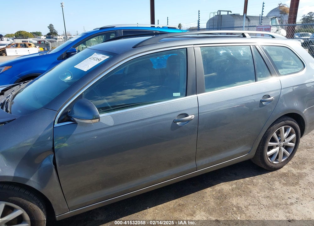 2012 VOLKSWAGEN JETTA SPORTWAGEN 2.5L SE VIN: 3VWPP7AJ7CM693268