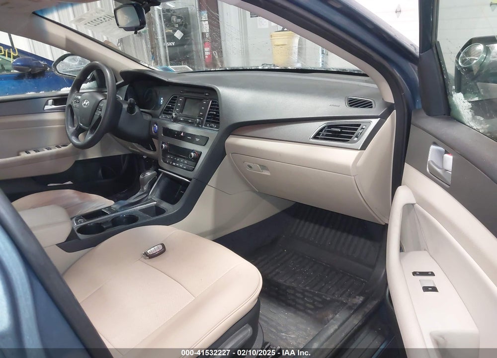 2016 HYUNDAI SONATA HYBRID VIN: KMHE24L12GA015580