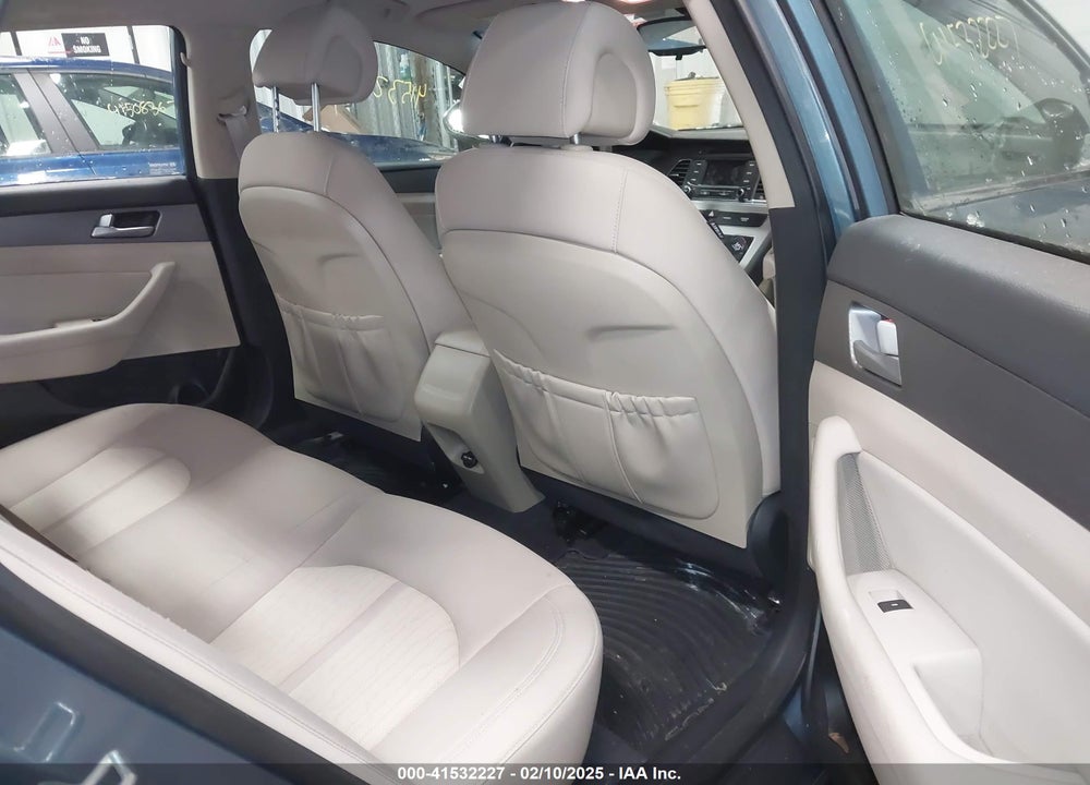 2016 HYUNDAI SONATA HYBRID VIN: KMHE24L12GA015580