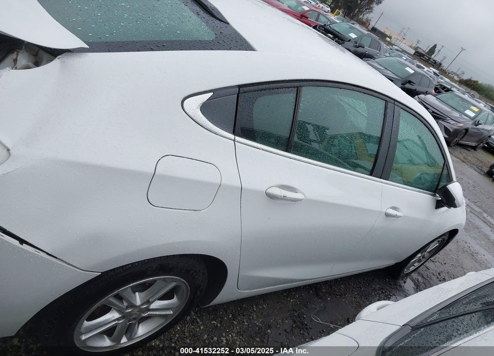 2017 CHEVROLET CRUZE VIN: 1G1BE5SM8H7207884