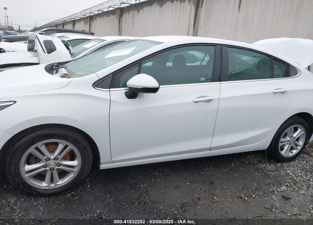 2017 CHEVROLET CRUZE VIN: 1G1BE5SM8H7207884