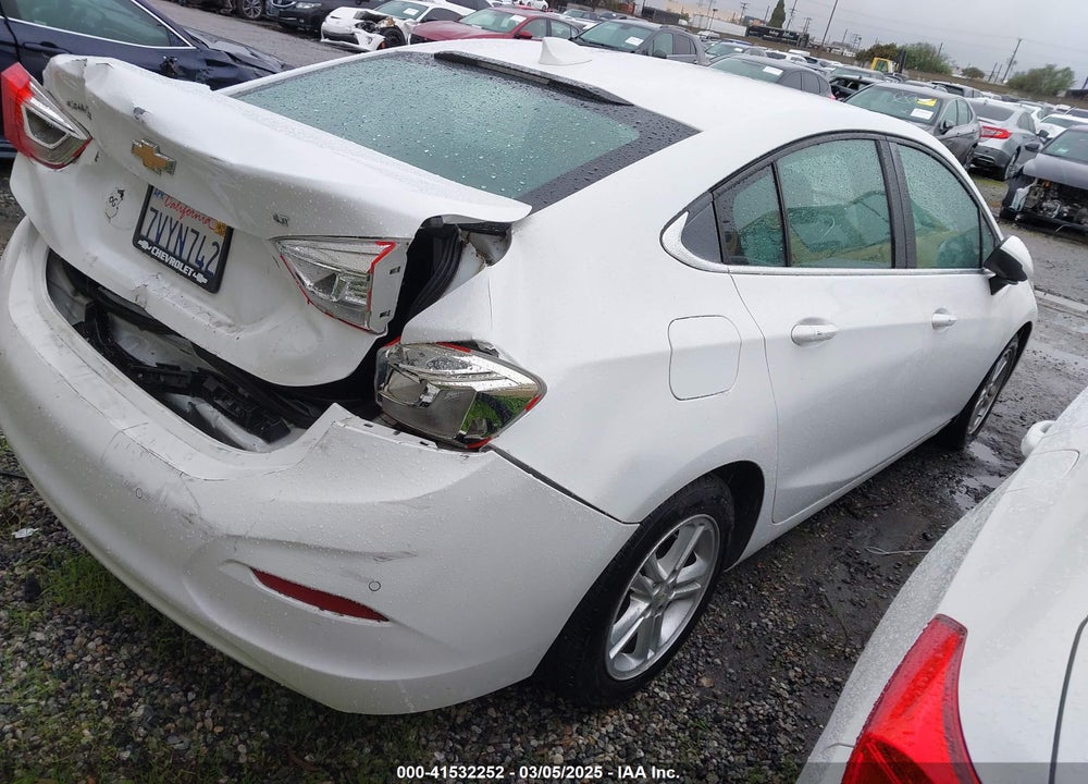 2017 CHEVROLET CRUZE VIN: 1G1BE5SM8H7207884