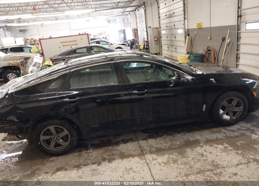 2021 KIA K5 VIN: 5XXG24J27MG011517