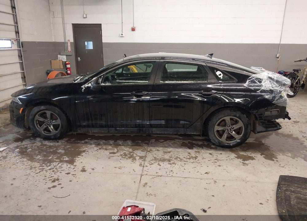 2021 KIA K5 VIN: 5XXG24J27MG011517