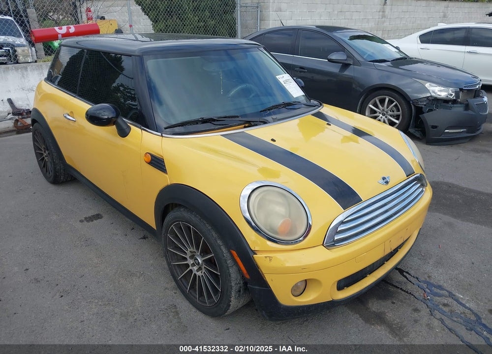 2009 MINI COOPER VIN: WMWMF33549TW70054