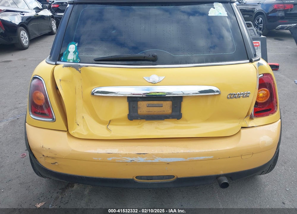 2009 MINI COOPER VIN: WMWMF33549TW70054