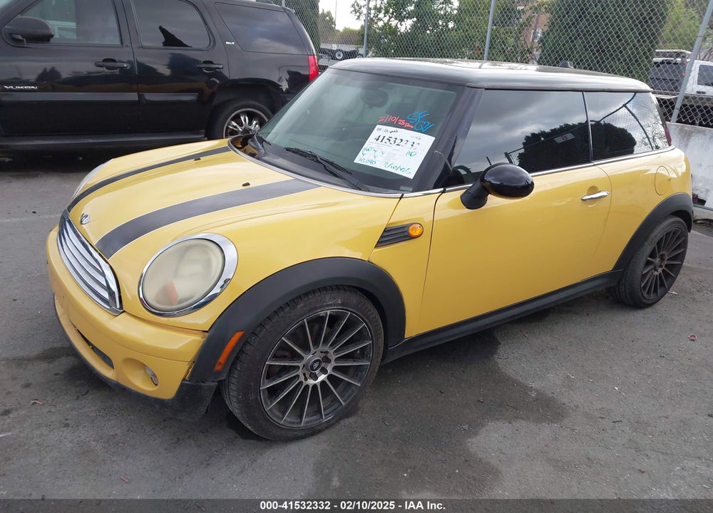 2009 MINI COOPER VIN: WMWMF33549TW70054