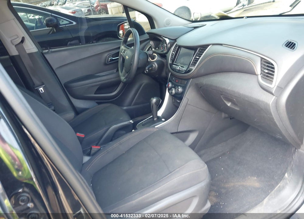 2020 CHEVROLET TRAX VIN: 3GNCJKSB1LL306319